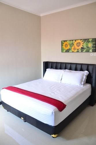 Chiaro Hotel Syariah Sidoarjo Exteriör bild